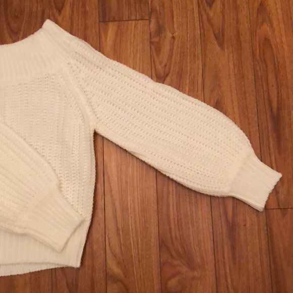 Fluffy volume sleeves sweater - Picture 7 of 8